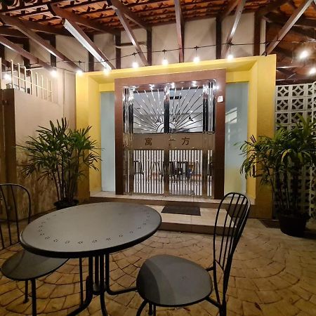MG Casa Inn George Town Exterior foto